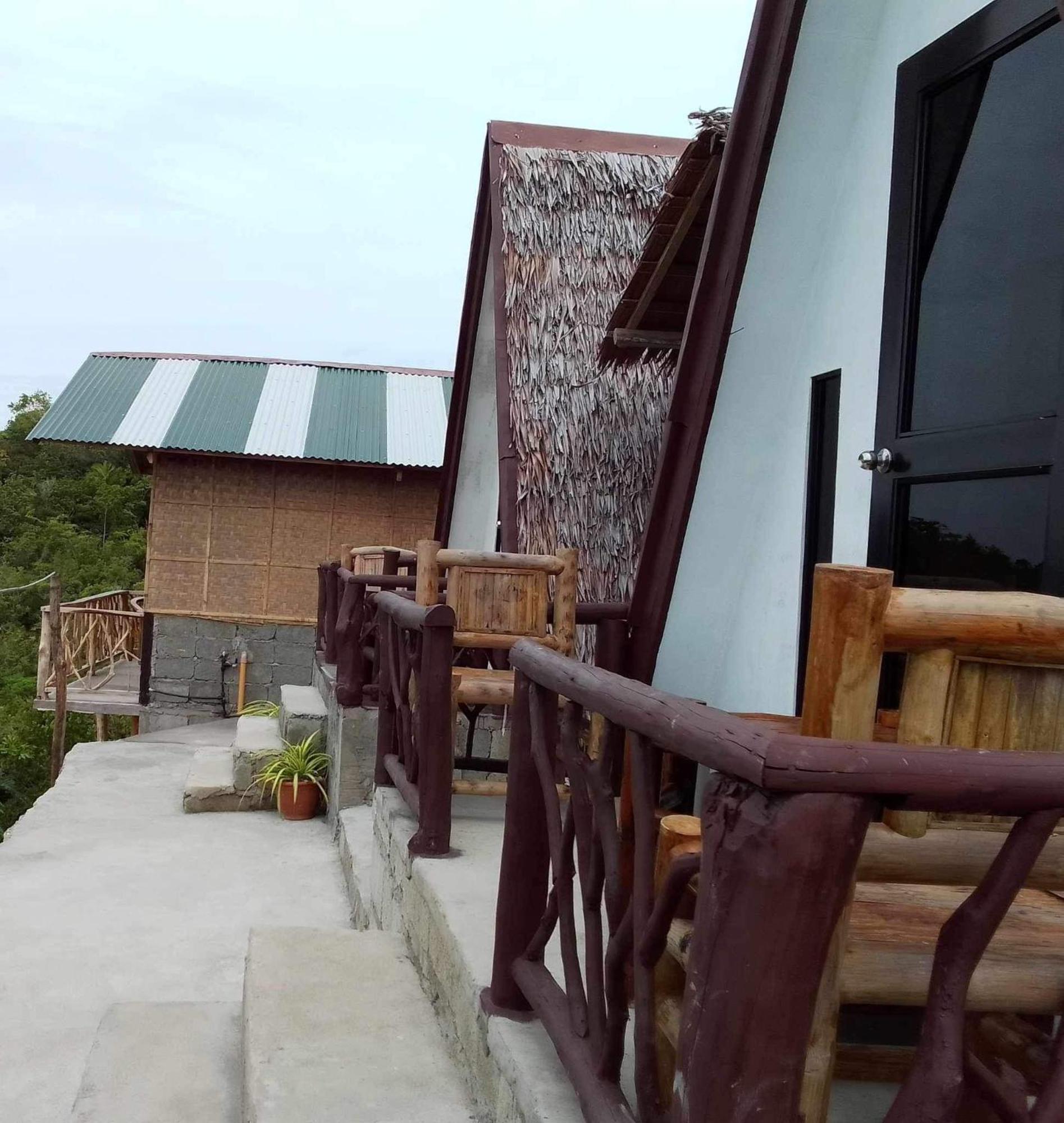 Thornton'S Sea View Cafe & Guesthouse Siquijor Esterno foto