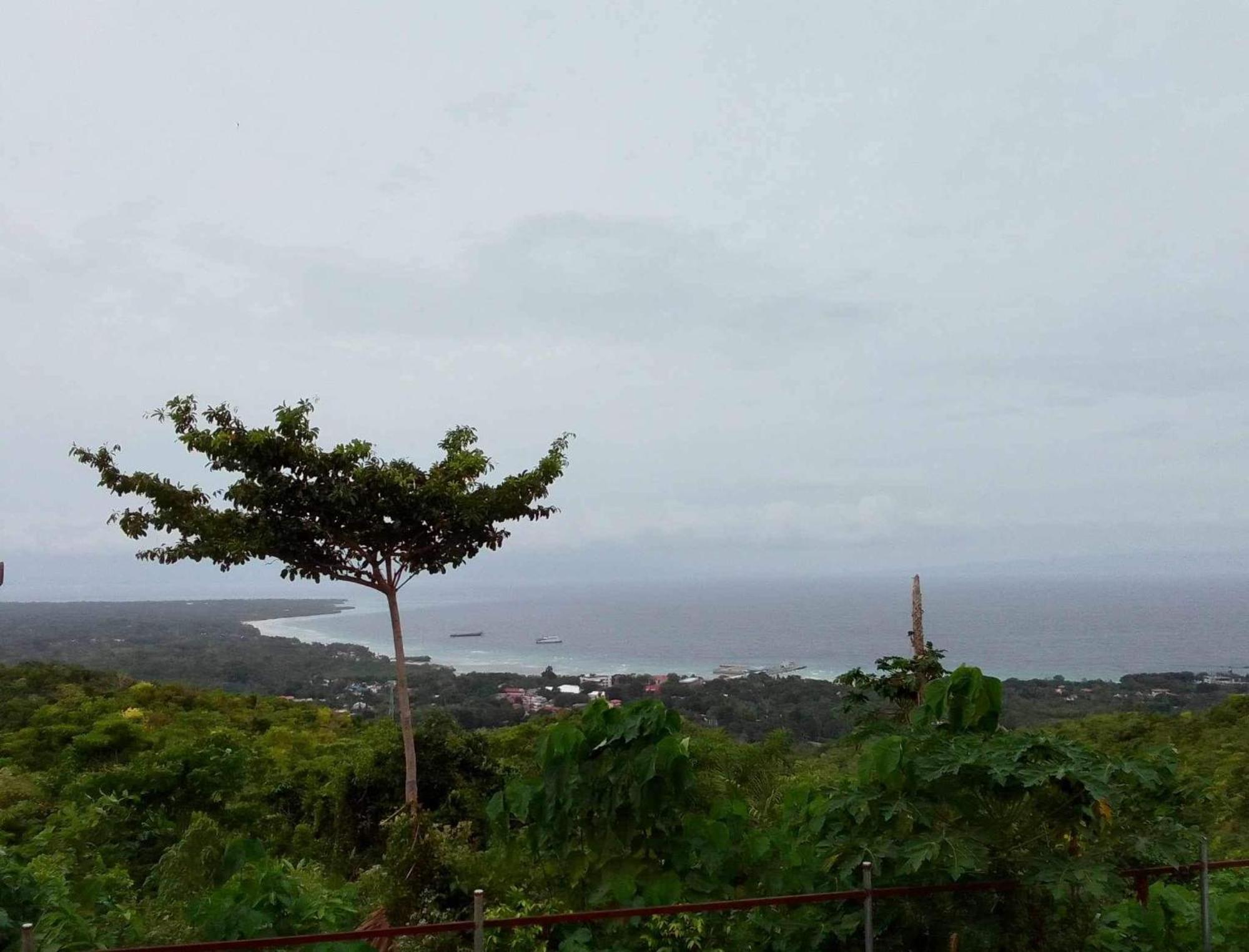 Thornton'S Sea View Cafe & Guesthouse Siquijor Esterno foto