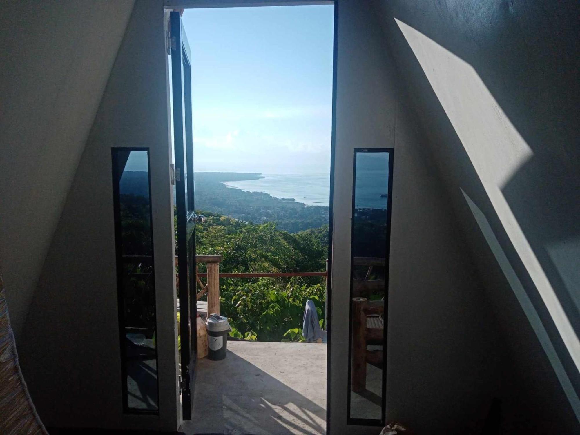 Thornton'S Sea View Cafe & Guesthouse Siquijor Esterno foto