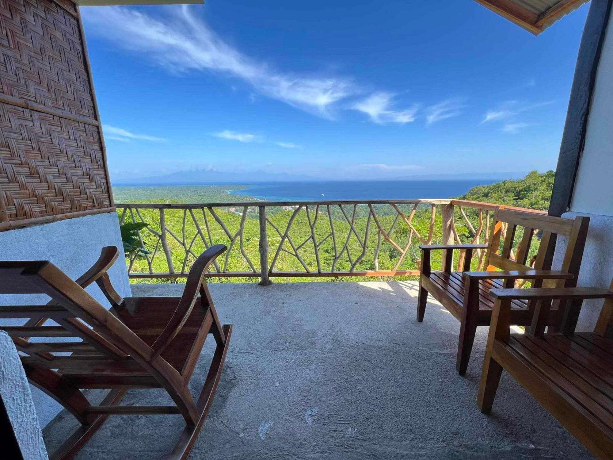 Thornton'S Sea View Cafe & Guesthouse Siquijor Esterno foto