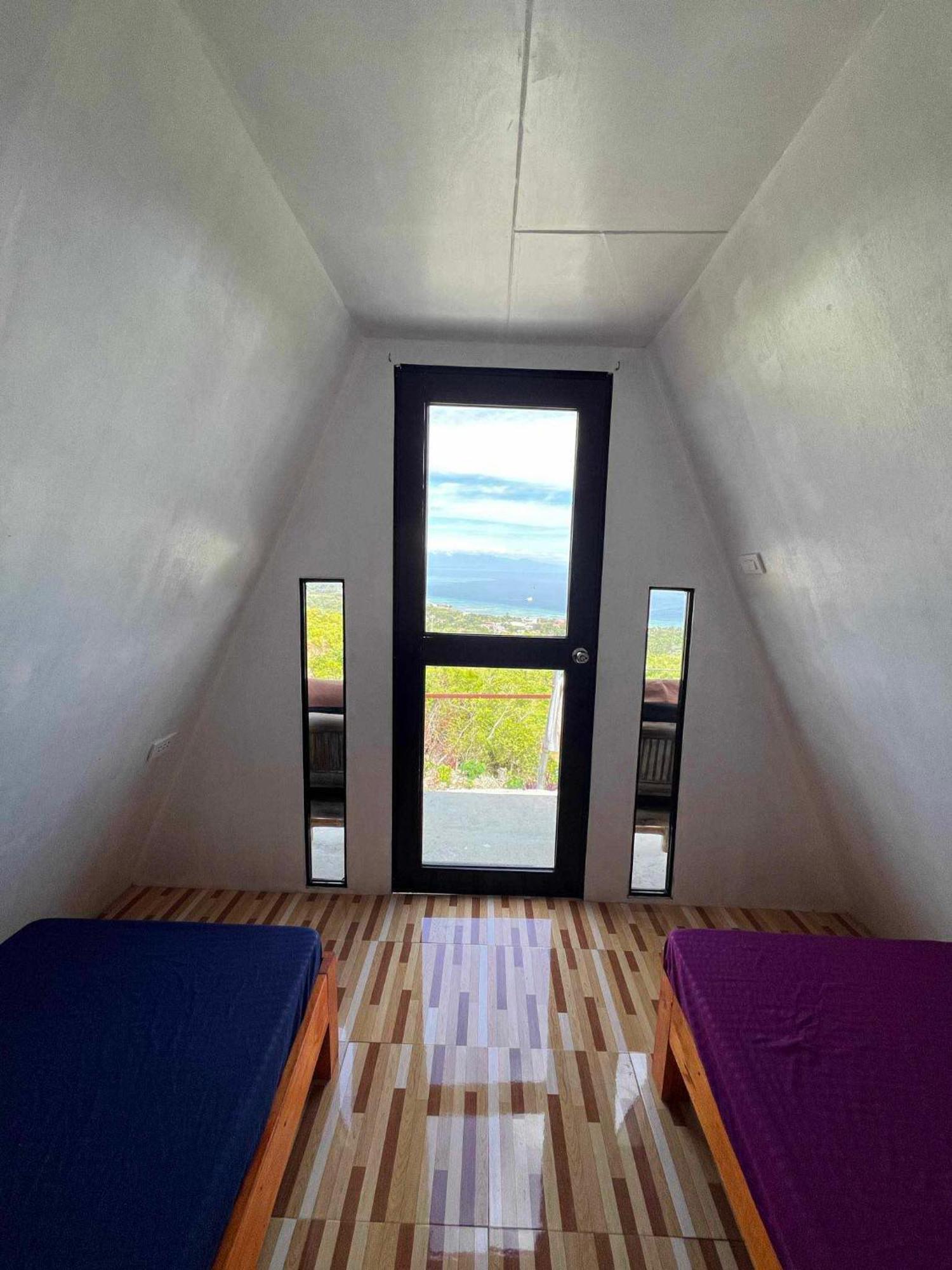 Thornton'S Sea View Cafe & Guesthouse Siquijor Esterno foto