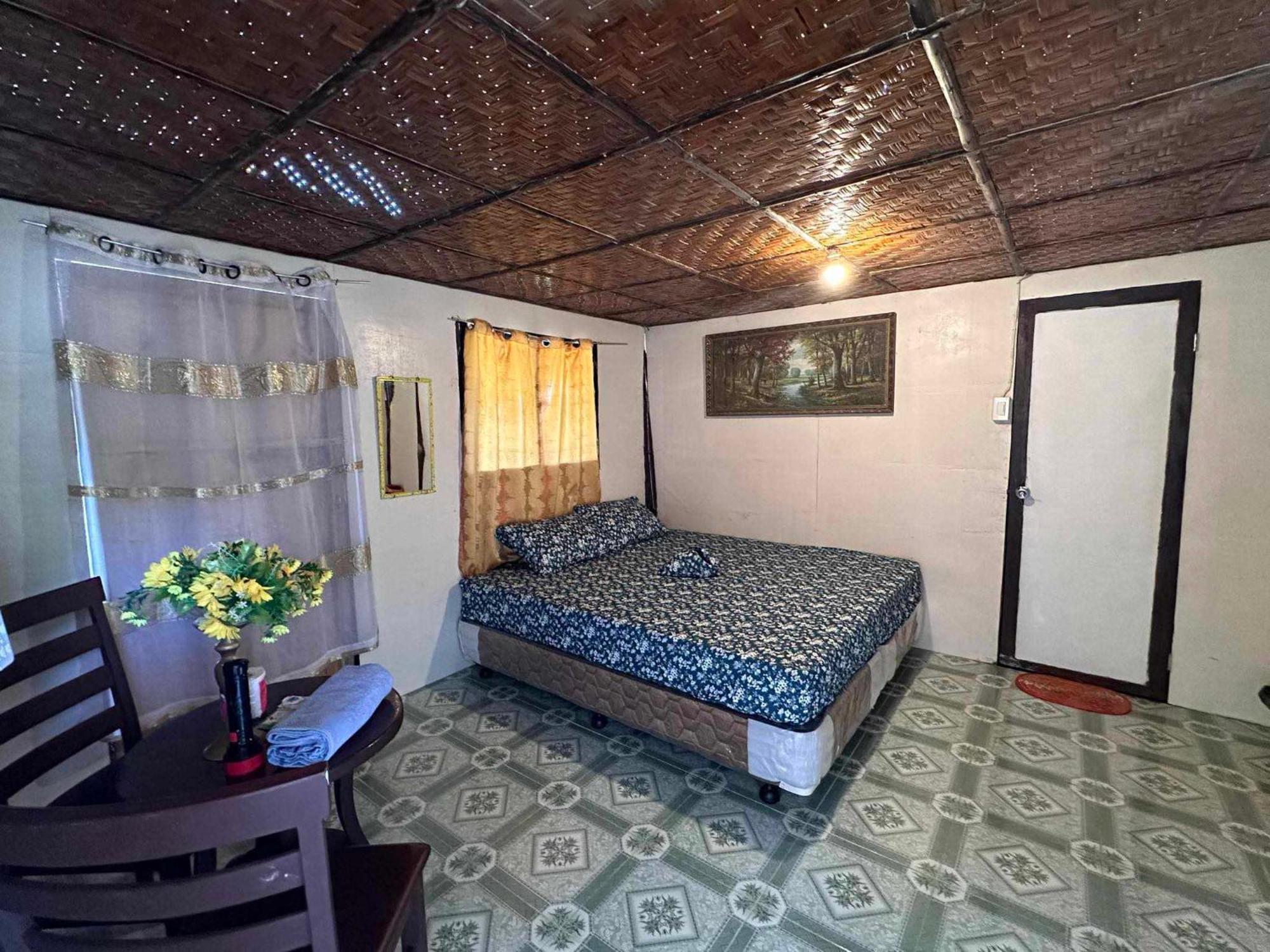 Thornton'S Sea View Cafe & Guesthouse Siquijor Esterno foto