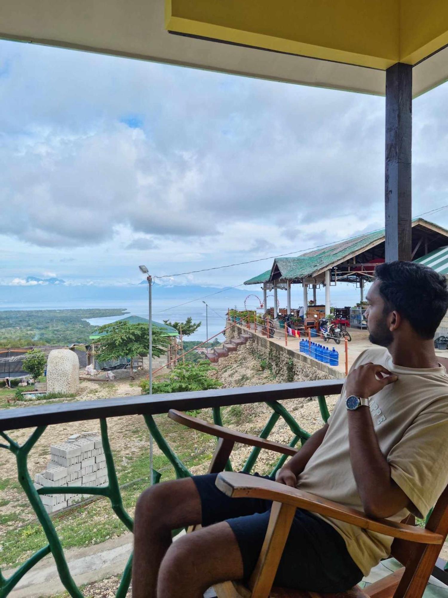 Thornton'S Sea View Cafe & Guesthouse Siquijor Esterno foto