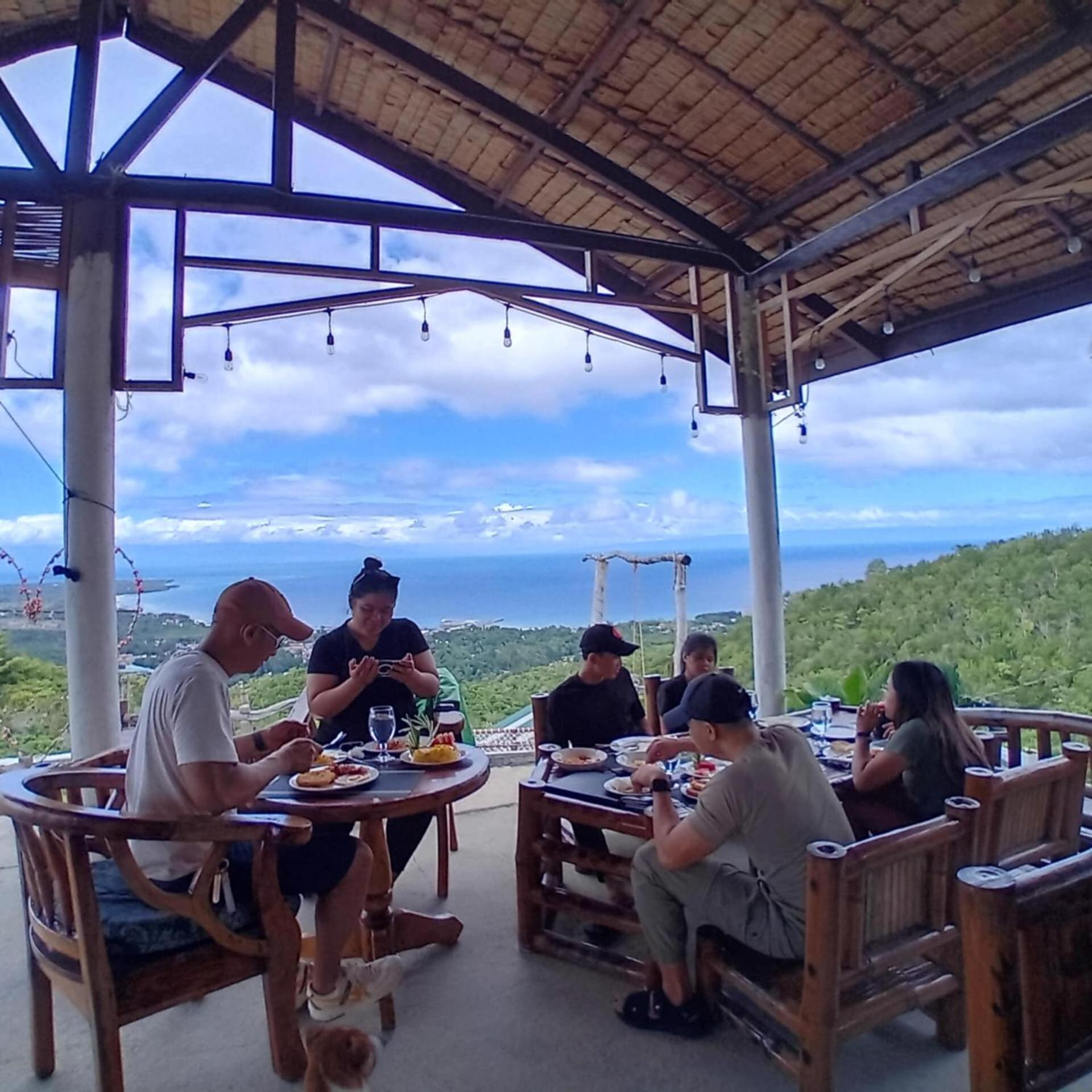 Thornton'S Sea View Cafe & Guesthouse Siquijor Esterno foto