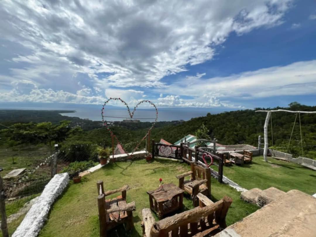 Thornton'S Sea View Cafe & Guesthouse Siquijor Esterno foto